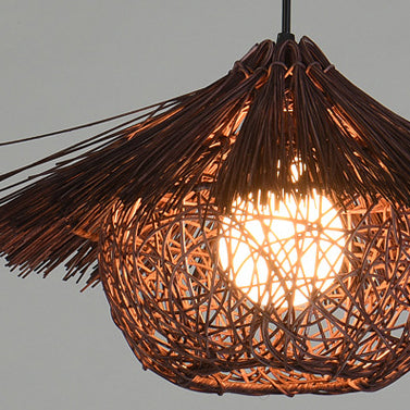 Traditionelle japanische runde kegelförmige Strohhut-Form aus Rattan mit 1 Licht für Wohnzimmer 
