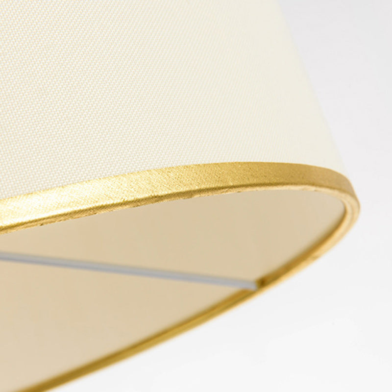 Lampe de table contemporaine de luxe avec abat-jour en tissu cylindrique rond, base en verre et métal, 1 lumière pour chambre à coucher 