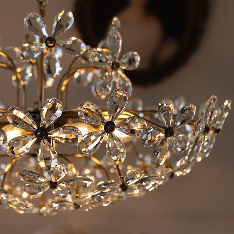 Lustre traditionnel français en cuivre avec fleurs en cristal rond, 6/8 lumières pour le salon 