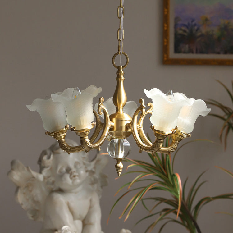 Lustre traditionnel français à tige courbée en laiton avec fleurs en verre 3/5 lumières pour salon 