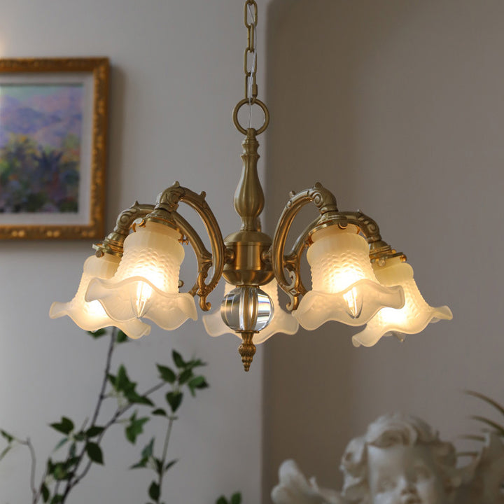 Lustre traditionnel français à tige courbée en laiton avec fleurs en verre 3/5 lumières pour salon 