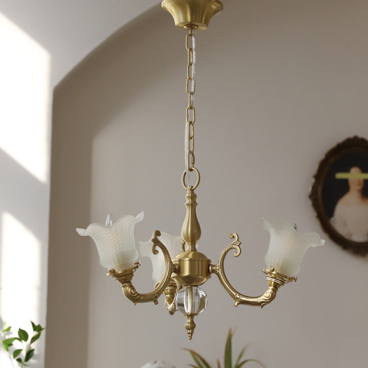 Lustre traditionnel français à tige courbée en laiton avec fleurs en verre 3/5 lumières pour salon 