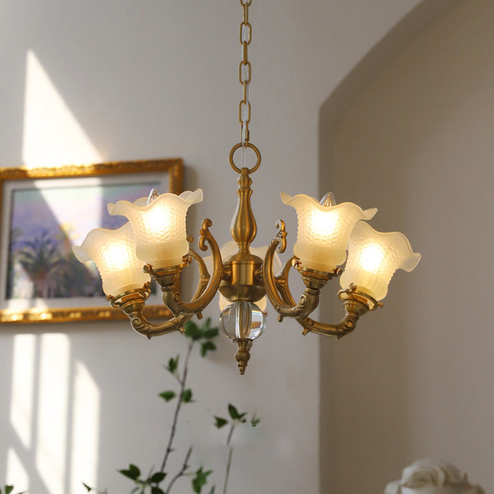 Lustre traditionnel français à tige courbée en laiton avec fleurs en verre 3/5 lumières pour salon 