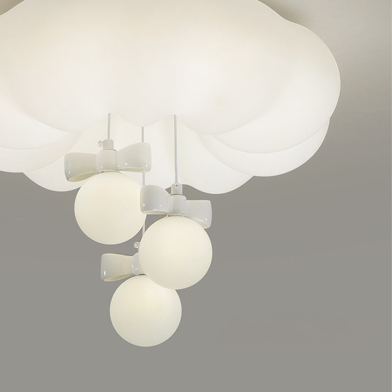 Zeitgenössische kreative Wolken-Kugel-Bogen-Eisen-PET LED-Bündig-Einfassungs-Deckenleuchte für Schlafzimmer 