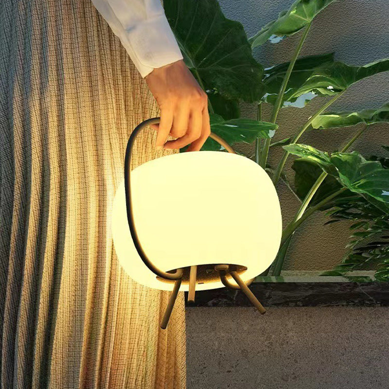 ضوء خارجي LED حديث بسيط مقاوم للماء محمول بيضاوي الشكل من الحديد بظل PE للحديقة 