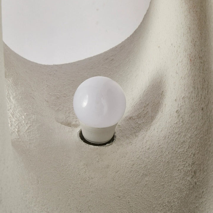 Zeitgenössische nordisch geformte Stehlampe mit rundem Sockel aus hochdichtem Polystyrol mit 1 Licht für das Wohnzimmer 