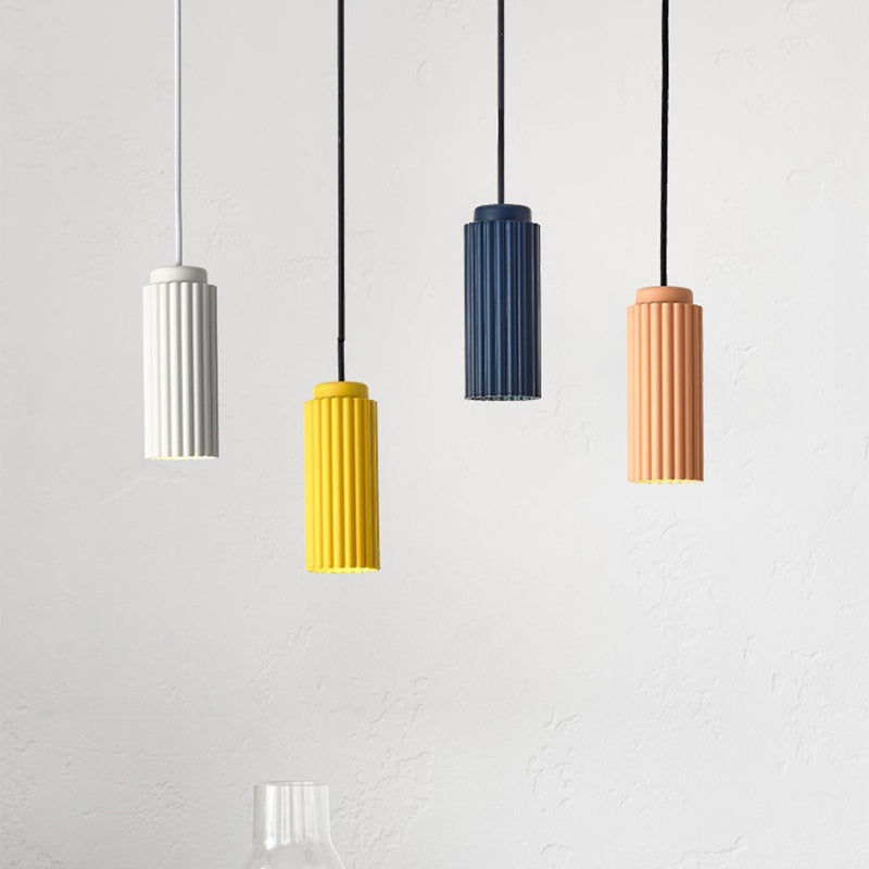 Suspension contemporaine nordique à rayures cylindriques en aluminium et fer, 1 lumière pour salon 