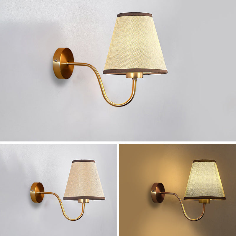 Applique murale 1 lumière avec abat-jour en tissu et tige courbée en fer moderne nordique pour salon 
