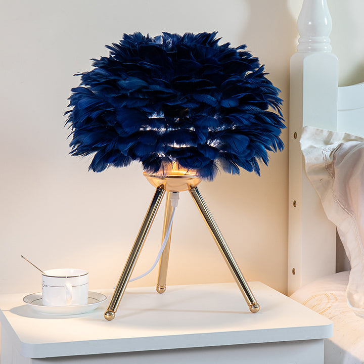 Lampe de table contemporaine à base de trépied créatif en fer avec une lumière pour chambre à coucher 