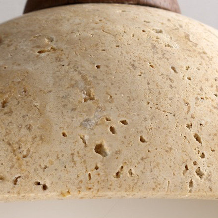 مصباح حائط بظل دائري تقليدي قديم من الحجر الجيري الأصفر الطبيعي مع إطار من الحديد والخشب الصلب - مصباح 1 لغرفة النوم 