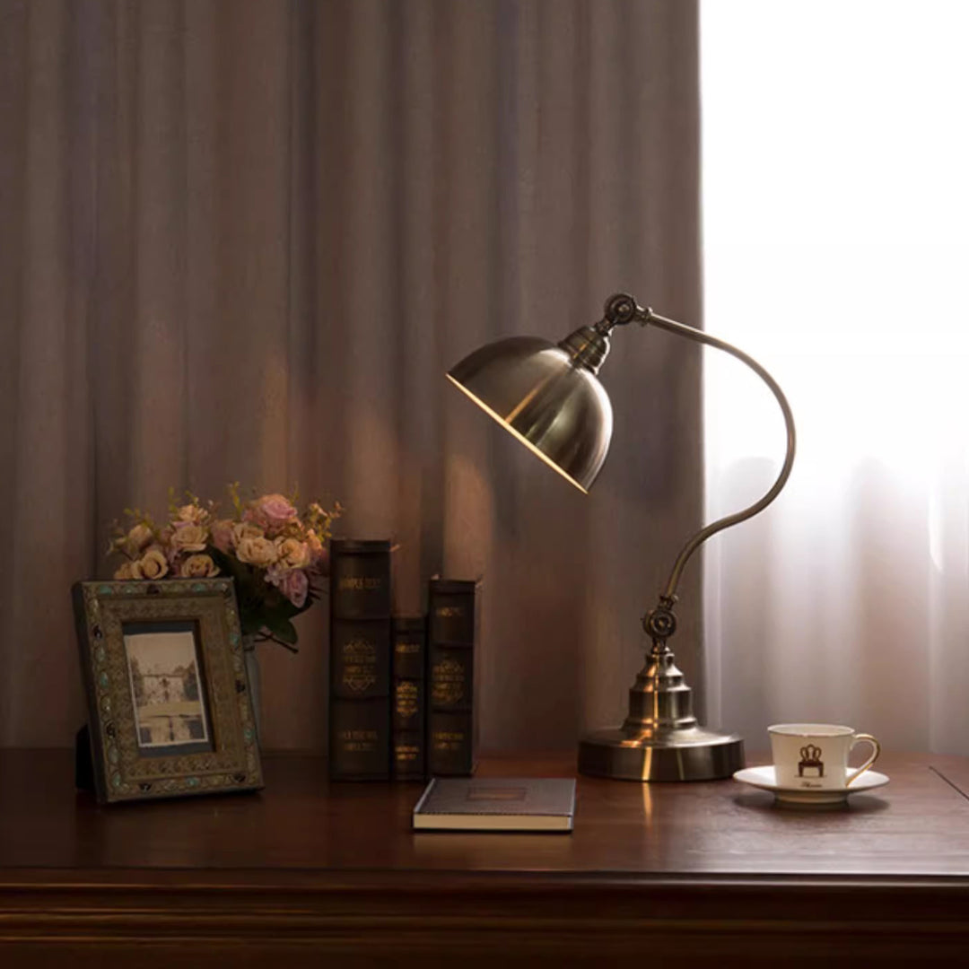 Lámpara de mesa de 1 luz con estructura de hierro y cúpula curva vintage tradicional para dormitorio 