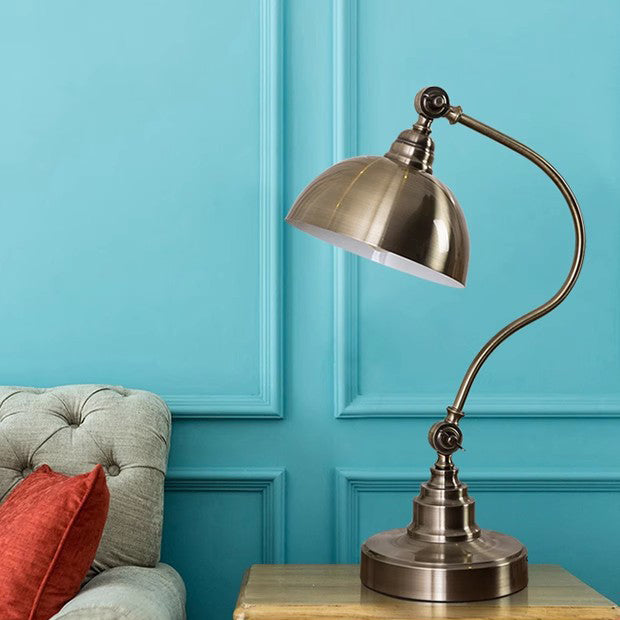 Lámpara de mesa de 1 luz con estructura de hierro y cúpula curva vintage tradicional para dormitorio 