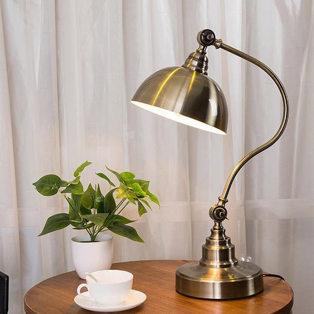Lámpara de mesa de 1 luz con estructura de hierro y cúpula curva vintage tradicional para dormitorio 