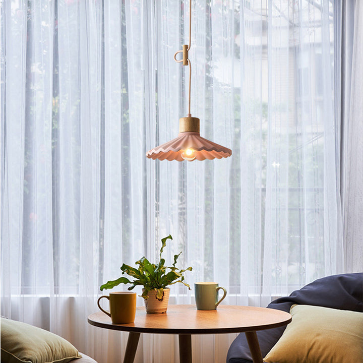 Suspension lumineuse contemporaine nordique ronde plissée en bois et ciment à 1 lumière pour salon 