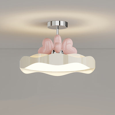 Luz de techo semiempotrada LED de PU acrílico de hierro con forma de corazón de onda redonda creativa contemporánea para dormitorio 