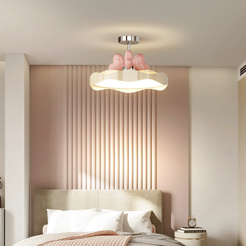 Luz de techo semiempotrada LED de PU acrílico de hierro con forma de corazón de onda redonda creativa contemporánea para dormitorio 