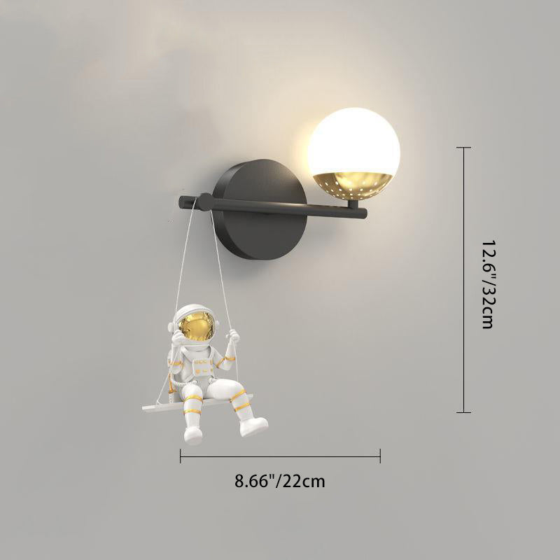 モダンミニマリストオーブ宇宙飛行士鉄樹脂アクリルLEDウォールスコンスランプベッドルーム用 