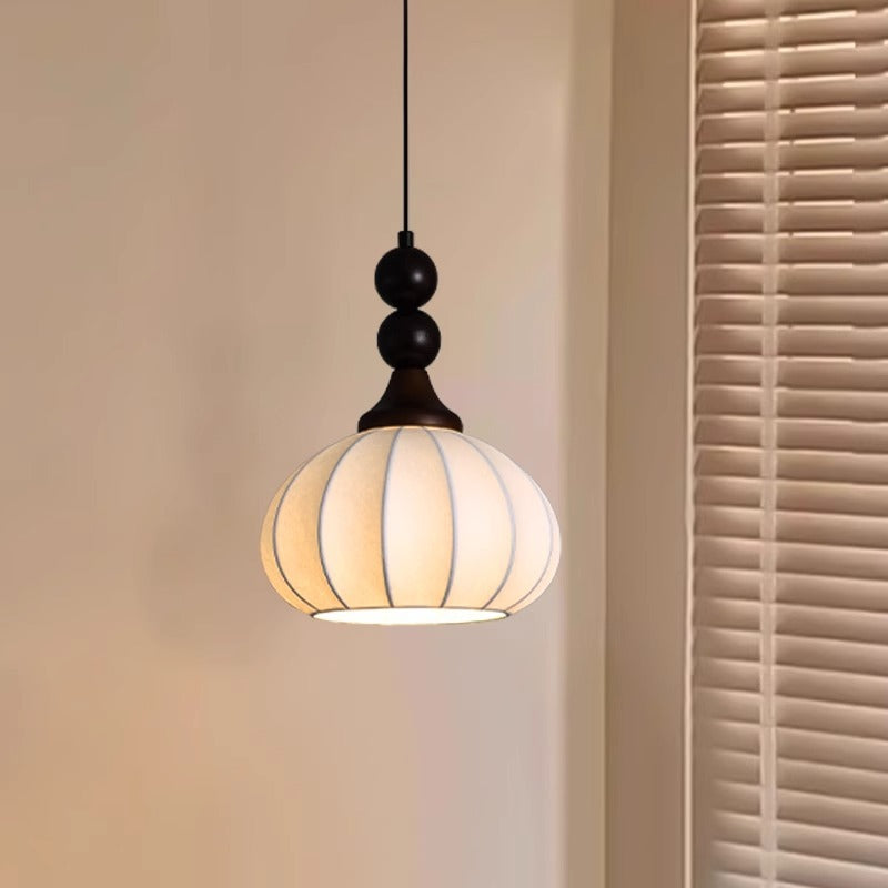 Lustre suspendu 1 lumière de style japonais traditionnel ovale rond en grain de bois avec cadre en fer et abat-jour en tissu pour salon 