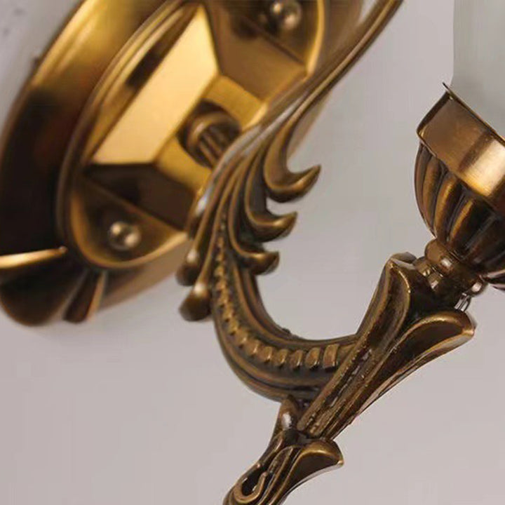 Traditionelle europäische geschnitzte Blumen-Hardware-Glas-1-Licht-Wandleuchter-Lampe für Wohnzimmer 