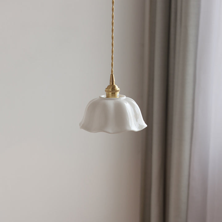 Suspension lumineuse moderne minimaliste en laiton rond avec dentelle en céramique à 1 ampoule pour salon 