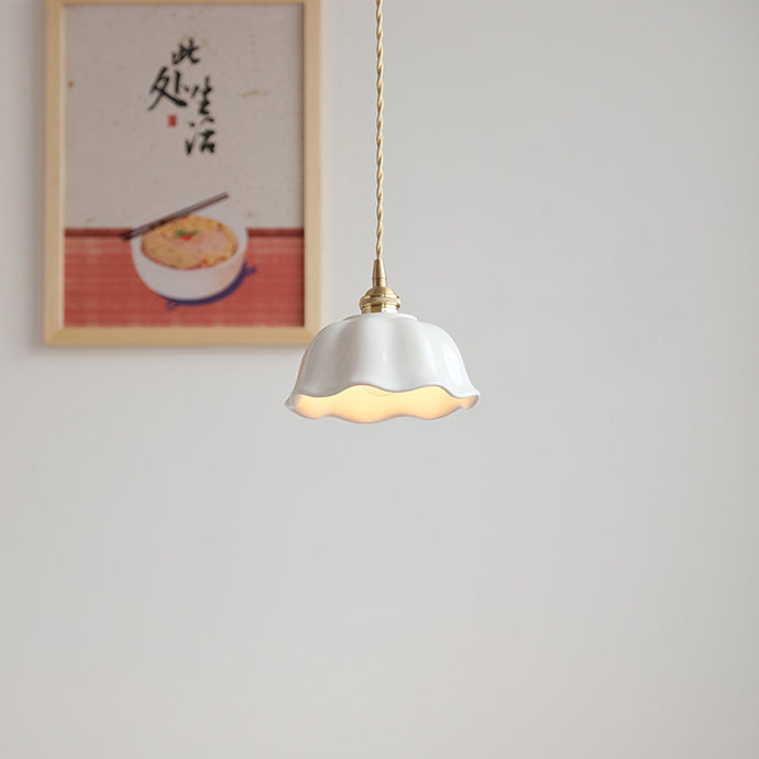 Suspension lumineuse moderne minimaliste en laiton rond avec dentelle en céramique à 1 ampoule pour salon 