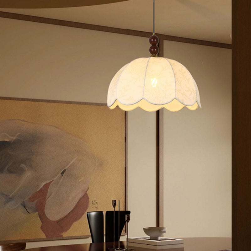Traditionelle französische Pendelleuchte mit runden, gewellten Kanten, Massivholz, Stoffschirm mit Blumenmuster, 1 Licht, für Wohnzimmer 