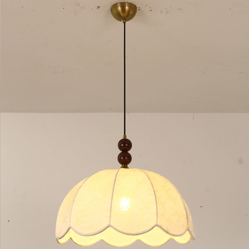 Traditionelle französische Pendelleuchte mit runden, gewellten Kanten, Massivholz, Stoffschirm mit Blumenmuster, 1 Licht, für Wohnzimmer 