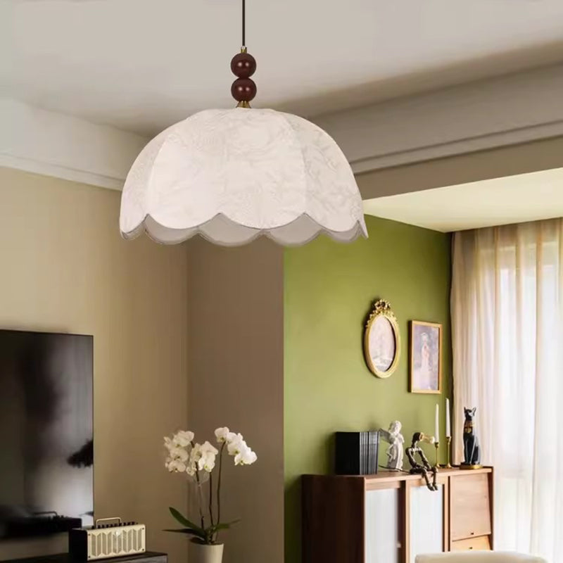 Traditionelle französische Pendelleuchte mit runden, gewellten Kanten, Massivholz, Stoffschirm mit Blumenmuster, 1 Licht, für Wohnzimmer 