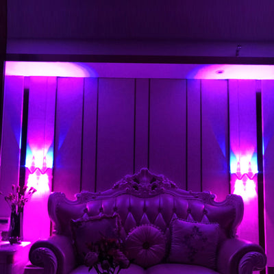 Lámpara de pared LED con forma de W minimalista moderna de línea en ABS acrílico para dormitorio 