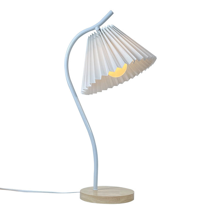 Lampe de table moderne minimaliste à long pied rond en tissu plissé avec base en bois massif et fer à 1 lumière pour chambre 