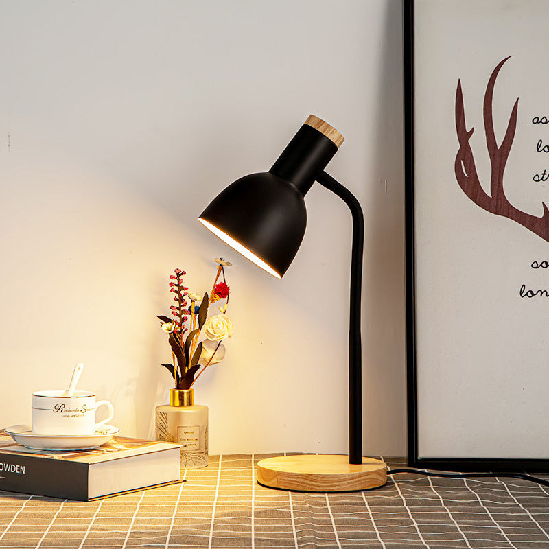 Lampe de table 1 lumière pour chambre à coucher avec abat-jour en fer de forme ronde minimaliste moderne et base en bois 