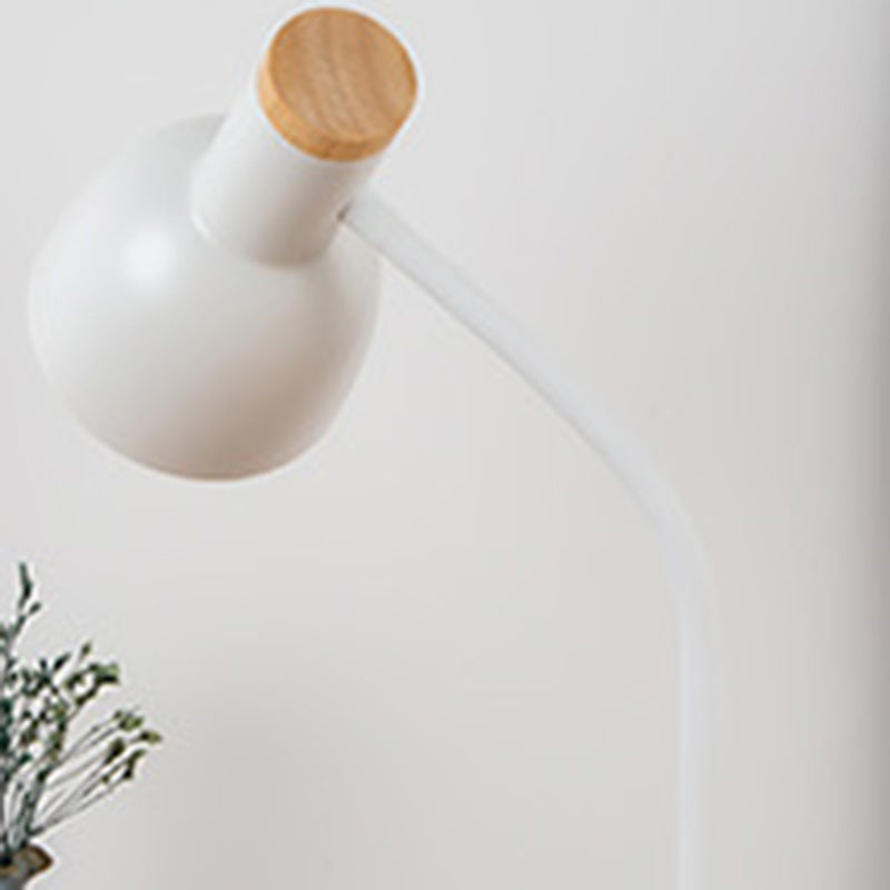 Lampe de table 1 lumière pour chambre à coucher avec abat-jour en fer de forme ronde minimaliste moderne et base en bois 