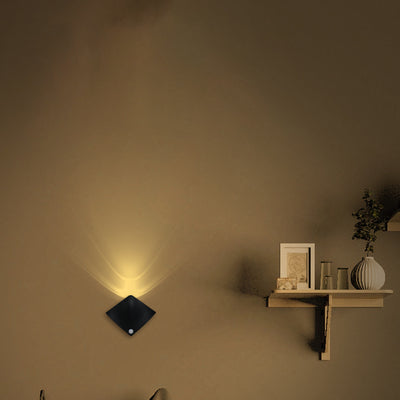 Lampe murale à LED acrylique en forme de poisson diable diamant capteur minimaliste moderne pour salon 