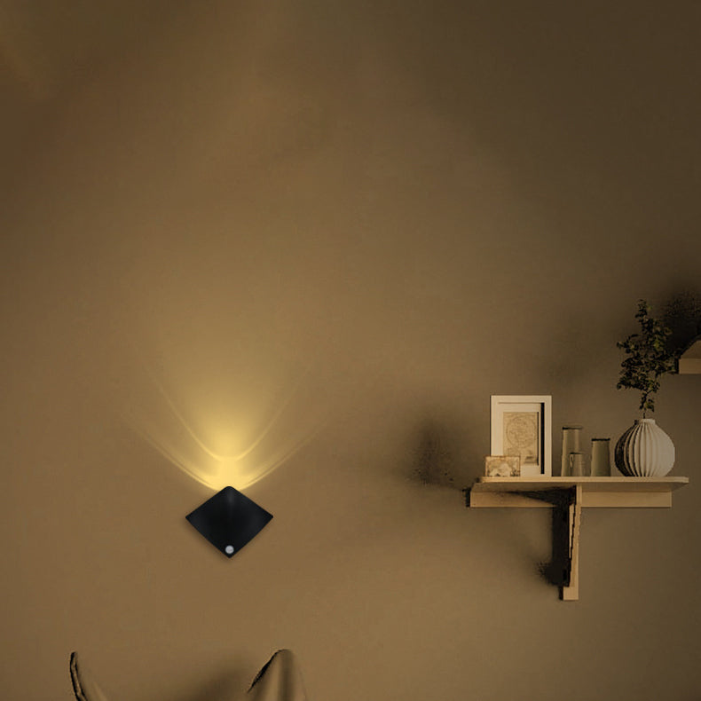 Lampe murale à LED acrylique en forme de poisson diable diamant capteur minimaliste moderne pour salon 