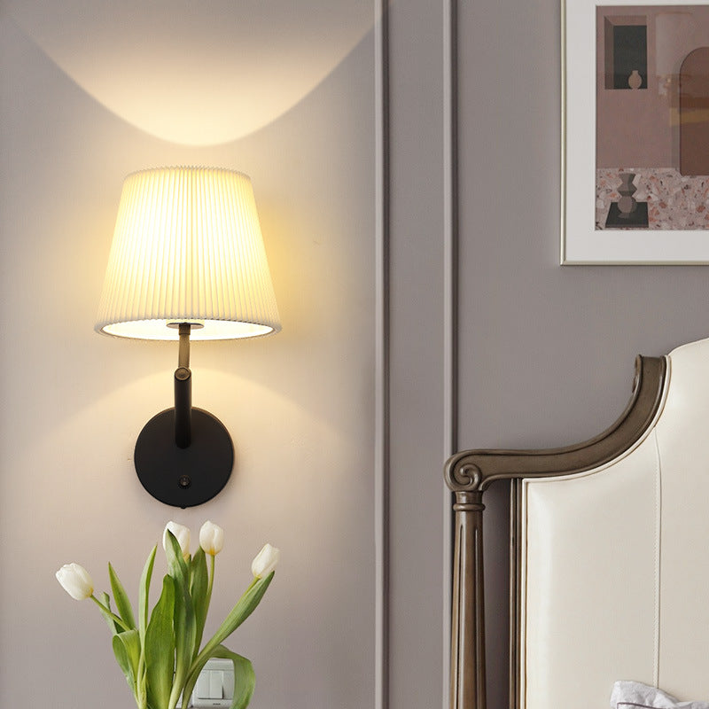 Lámpara de Aplique de Pared de 1 Luz de Hardware con Pantalla de Tela de Rayas Cilíndricas Redondas Minimalista Moderna para Sala de Estar 