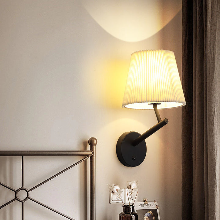 Lámpara de Aplique de Pared de 1 Luz de Hardware con Pantalla de Tela de Rayas Cilíndricas Redondas Minimalista Moderna para Sala de Estar 