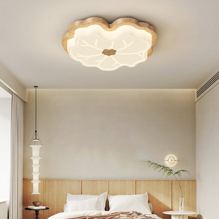 Luz de techo LED montada al ras con base de madera de caucho de hoja de loto creativa contemporánea y pantalla de PE para dormitorio 