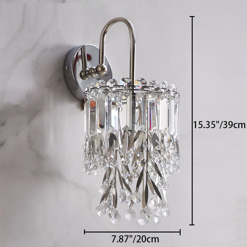 Lampe murale moderne de luxe à un éclairage avec abat-jour rond en cristal, cadre en acier inoxydable et bras courbé pour chambre 