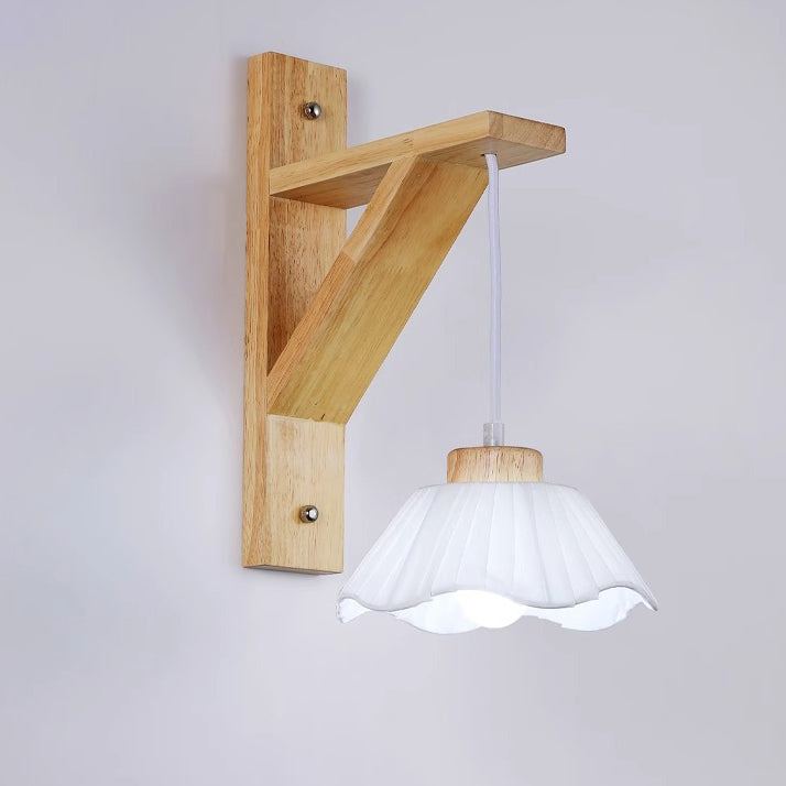 Zeitgenössische nordische Wandlampe mit Dreibein-Basis, rundem Blumenstoff, Glasschirm und Holz 1-Licht für Schlafzimmer 