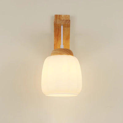 Zeitgenössische nordische Wandlampe mit Dreibein-Basis, rundem Blumenstoff, Glasschirm und Holz 1-Licht für Schlafzimmer 