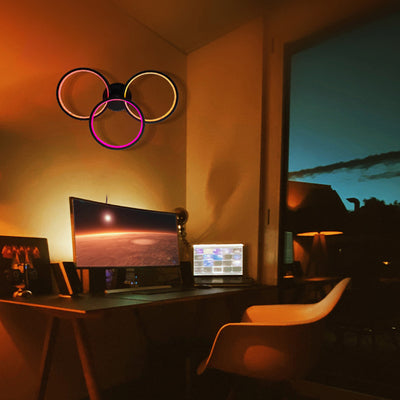 Moderne Art Deco Dreifach-Kreis PC-Schirm LED-Wandleuchte für das Schlafzimmer 