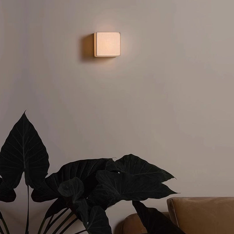 Traditionelle japanische quadratische Stoffschirm-LED-Wandleuchte für das Wohnzimmer 