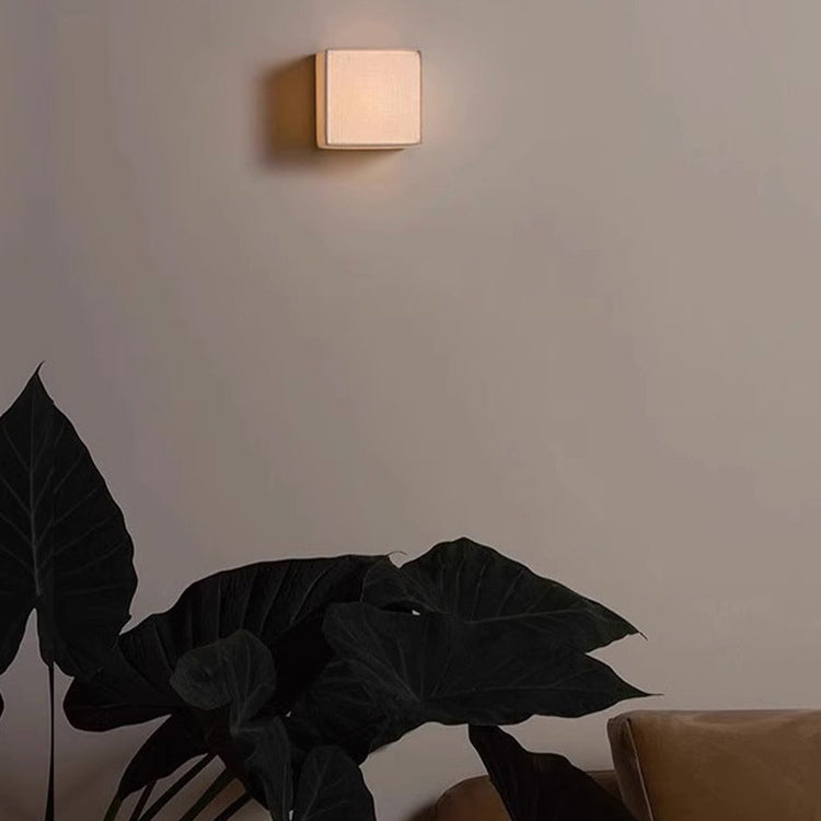 Traditionelle japanische quadratische Stoffschirm-LED-Wandleuchte für das Wohnzimmer 