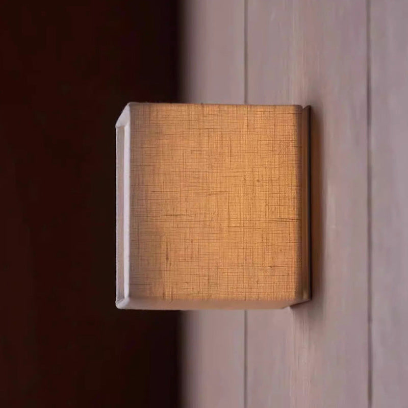 Traditionelle japanische quadratische Stoffschirm-LED-Wandleuchte für das Wohnzimmer 