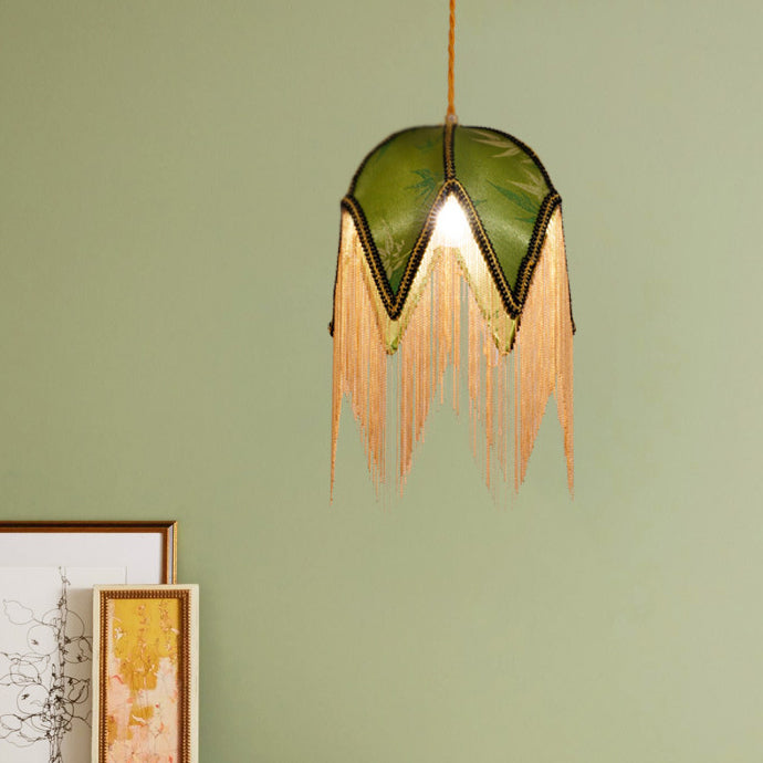 Zeitgenössische Retro-Blatt-Schirmform Quaste Eisen Stoff 1-Licht Pendelleuchte für Wohnzimmer 