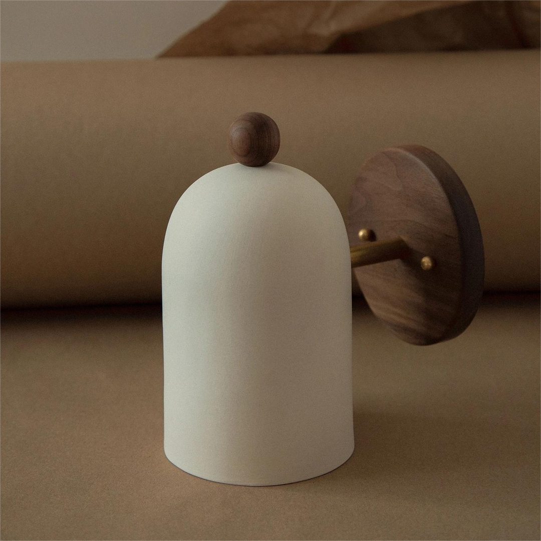 Traditionelle japanische drehbare Zylinderholz-Wandleuchte mit 1 Licht für das Wohnzimmer 