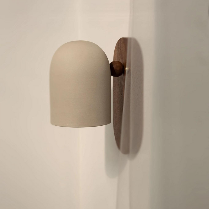 Traditionelle japanische drehbare Zylinderholz-Wandleuchte mit 1 Licht für das Wohnzimmer 