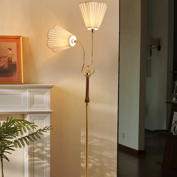 Lampe de sol traditionnelle vintage à cylindre en dentelle plissée avec abat-jour en tissu, cadre en bois et fer, 2 lumières pour salon 