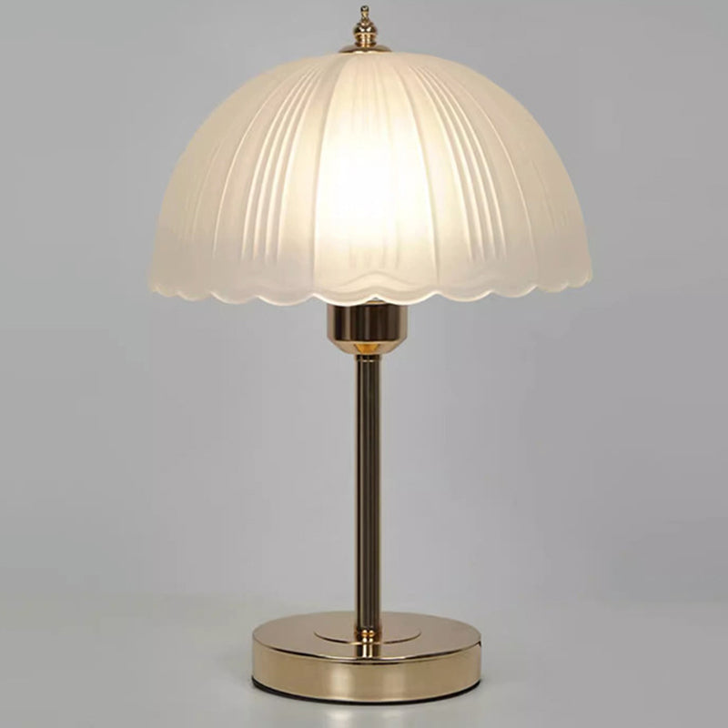 Zeitgenössische nordische Halbkugel-Spitze aus Eisen und Glas 1-Licht-Tischlampe für das Schlafzimmer 