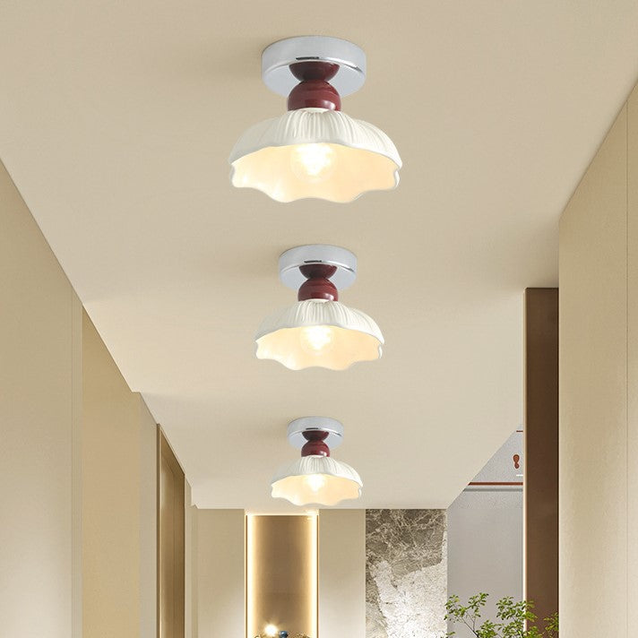 Plafonnier semi-encastré 1-lumière avec base en matériel et abat-jour en résine ronde fleur Art Déco moderne pour couloir 